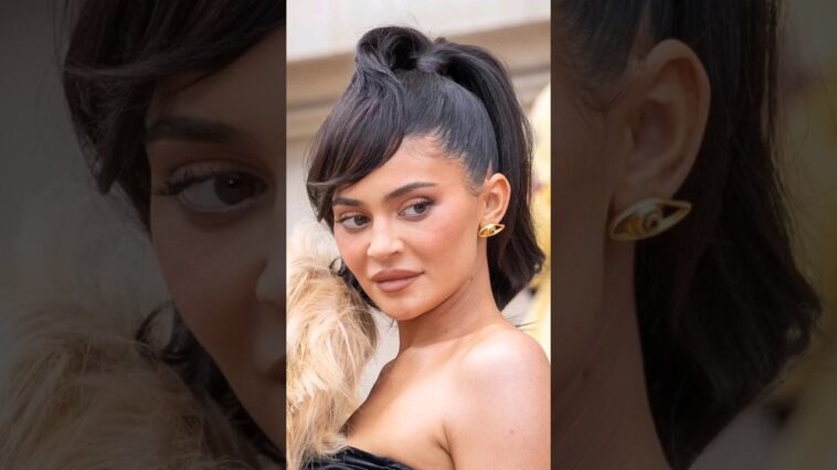 Kylie Jenner is serving big LEO energy at Paris Fashion Week. 🦁 #Shorts