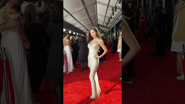 Good 4 E! we’re doing great now that #OliviaRodrigo has arrived at the #GRAMMYs. 😍 #shorts