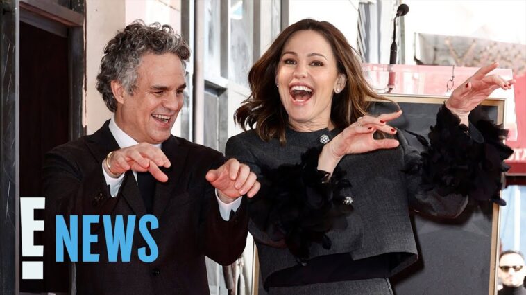 Jennifer Garner & Mark Ruffalo Do THRILLER Dance from 13 Going on 30 | E! News