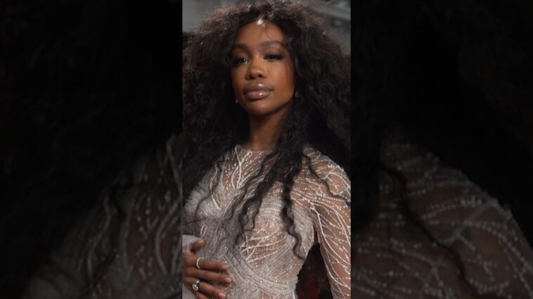 So glad we didn't snooze and miss the moment #SZA hit the glambot in 2018. 😍 #GRAMMYs #shorts